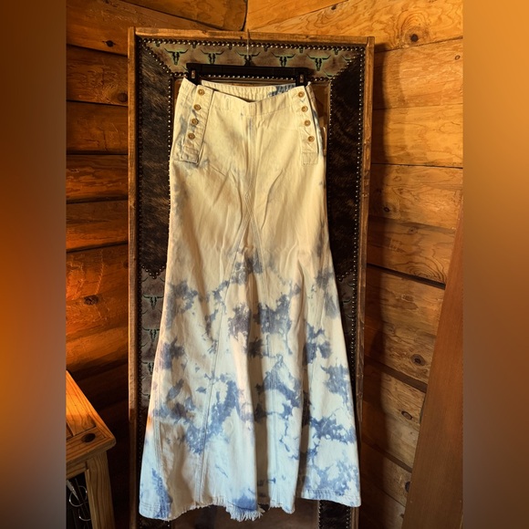 NWT Free People Road Trip Lightweight Denim Long Skirt - Size 2 - Picture 3 of 8